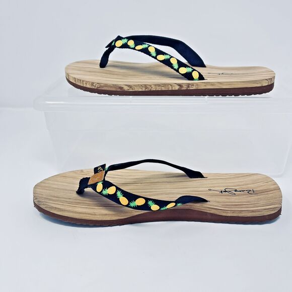 Panama Jack Men's Pineapple Flip Flops, Med 8-9 Lightweight Beach Vacation - Picture 4 of 4